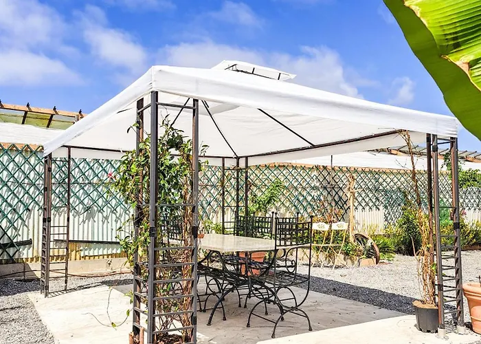 The Shell Nyaraló Vallecrosia